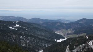 Dieses Bild zeigt eine Webcam-Aufnahme vom Achertal, aufgenommen am Sonntag, den 23.11.2025 um 16:10 Uhr. Die Temperatur betrug -1.6°C.