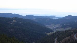 Dieses Bild zeigt eine Webcam-Aufnahme vom Achertal, aufgenommen am Mittwoch, den 17.12.2025 um 09:10 Uhr. Die Temperatur betrug 5.7°C.