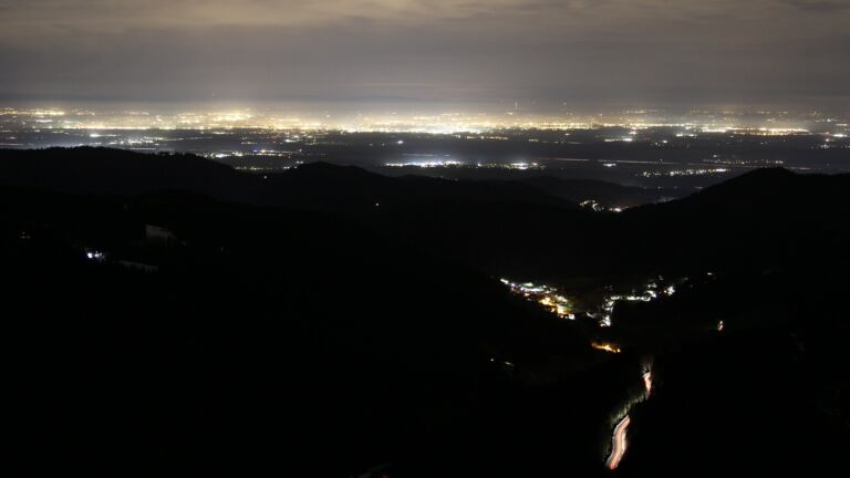 Dieses Bild zeigt eine Webcam-Aufnahme vom Achertal, aufgenommen am Samstag, den 17.01.2026 um 06:20 Uhr. Die Temperatur betrug 7.7°C.