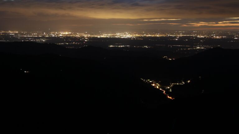 Dieses Bild zeigt eine Webcam-Aufnahme vom Achertal, aufgenommen am Freitag, den 12.09.2025 um 20:50 Uhr. Die Temperatur betrug 10.4°C.