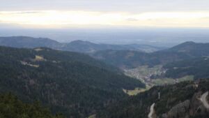 Dieses Bild zeigt eine Webcam-Aufnahme vom Achertal, aufgenommen am Samstag, den 28.02.2026 um 17:00 Uhr. Die Temperatur betrug 4.2°C.