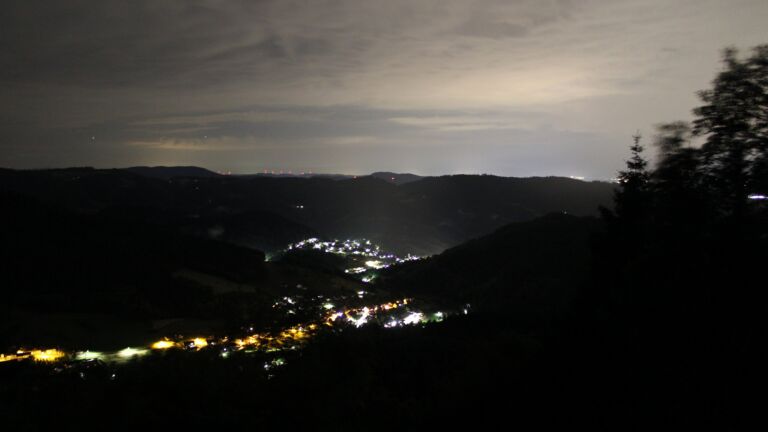 Dieses Bild zeigt eine Webcam-Aufnahme vom Achertal, aufgenommen am Samstag, den 20.06.2026 um 02:30 Uhr. Die Temperatur betrug 17.7°C.