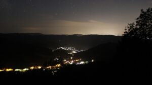 Dieses Bild zeigt eine Webcam-Aufnahme vom Achertal, aufgenommen am Mittwoch, den 17.06.2026 um 02:40 Uhr. Die Temperatur betrug 18°C.