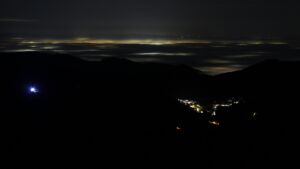 Dieses Bild zeigt eine Webcam-Aufnahme vom Achertal, aufgenommen am Mittwoch, den 17.12.2025 um 02:30 Uhr. Die Temperatur betrug 6.9°C.