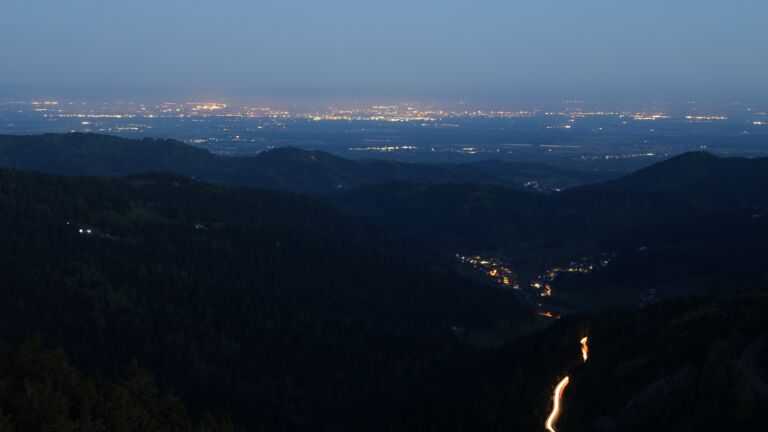 Dieses Bild zeigt eine Webcam-Aufnahme vom Achertal, aufgenommen am Samstag, den 25.04.2026 um 05:30 Uhr. Die Temperatur betrug 9.7°C.