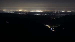 Dieses Bild zeigt eine Webcam-Aufnahme vom Achertal, aufgenommen am Montag, den 20.04.2026 um 04:50 Uhr. Die Temperatur betrug 3.4°C.