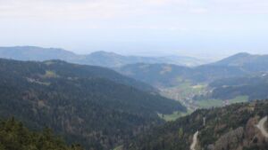 Dieses Bild zeigt eine Webcam-Aufnahme vom Achertal, aufgenommen am Mittwoch, den 15.04.2026 um 11:50 Uhr. Die Temperatur betrug 7.9°C.