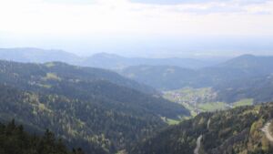 Dieses Bild zeigt eine Webcam-Aufnahme vom Achertal, aufgenommen am Sonntag, den 19.04.2026 um 16:40 Uhr. Die Temperatur betrug 8.6°C.