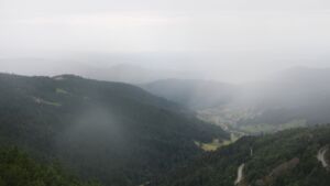 Dieses Bild zeigt eine Webcam-Aufnahme vom Achertal, aufgenommen am Mittwoch, den 16.07.2025 um 09:30 Uhr. Die Temperatur betrug 11.1°C.