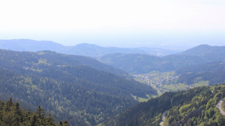Dieses Bild zeigt eine Webcam-Aufnahme vom Achertal, aufgenommen am Samstag, den 02.05.2026 um 16:40 Uhr. Die Temperatur betrug 20.5°C.