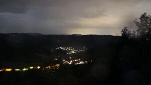 Dieses Bild zeigt eine Webcam-Aufnahme vom Achertal, aufgenommen am Montag, den 31.08.2026 um 01:30 Uhr. Die Temperatur betrug 15.2°C.