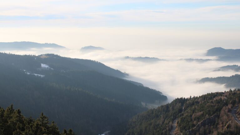 Dieses Bild zeigt eine Webcam-Aufnahme vom Achertal, aufgenommen am Samstag, den 24.01.2026 um 15:40 Uhr. Die Temperatur betrug 2.4°C.