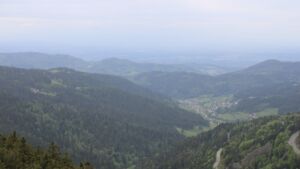 Dieses Bild zeigt eine Webcam-Aufnahme vom Achertal, aufgenommen am Montag, den 04.05.2026 um 15:50 Uhr. Die Temperatur betrug 15.4°C.