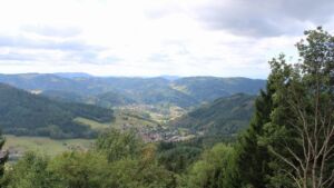 Dieses Bild zeigt eine Webcam-Aufnahme vom Achertal, aufgenommen am Montag, den 31.08.2026 um 12:50 Uhr. Die Temperatur betrug 17°C.