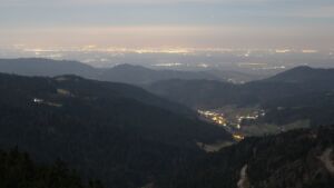 Dieses Bild zeigt eine Webcam-Aufnahme vom Achertal, aufgenommen am Mittwoch, den 04.03.2026 um 02:00 Uhr. Die Temperatur betrug 5°C.