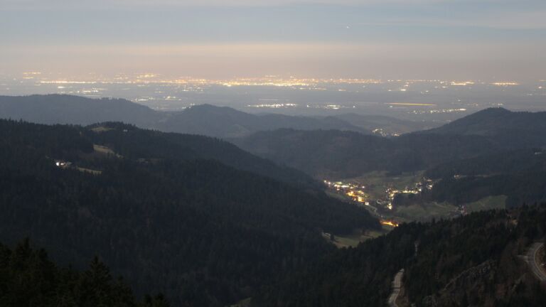 Dieses Bild zeigt eine Webcam-Aufnahme vom Achertal, aufgenommen am Mittwoch, den 04.03.2026 um 02:00 Uhr. Die Temperatur betrug 5°C.