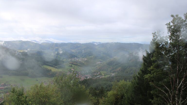 Dieses Bild zeigt eine Webcam-Aufnahme vom Achertal, aufgenommen am Samstag, den 10.10.2026 um 11:20 Uhr. Die Temperatur betrug 7.9°C.
