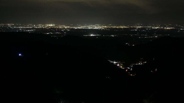 Dieses Bild zeigt eine Webcam-Aufnahme vom Achertal, aufgenommen am Freitag, den 19.12.2025 um 07:00 Uhr. Die Temperatur betrug 6.9°C.