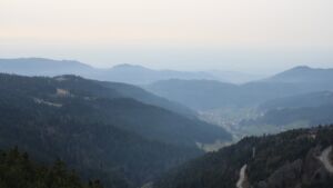 Dieses Bild zeigt eine Webcam-Aufnahme vom Achertal, aufgenommen am Freitag, den 06.03.2026 um 17:10 Uhr. Die Temperatur betrug 11.4°C.