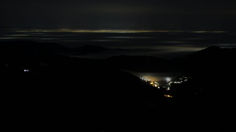 Dieses Bild zeigt eine Webcam-Aufnahme vom Achertal, aufgenommen am Mittwoch, den 21.01.2026 um 00:30 Uhr. Die Temperatur betrug 6.4°C.