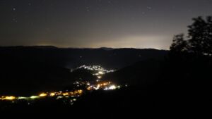 Dieses Bild zeigt eine Webcam-Aufnahme vom Achertal, aufgenommen am Dienstag, den 06.10.2026 um 00:30 Uhr. Die Temperatur betrug 15.5°C.
