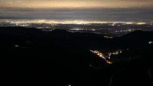 Dieses Bild zeigt eine Webcam-Aufnahme vom Achertal, aufgenommen am Sonntag, den 30.11.2025 um 00:00 Uhr. Die Temperatur betrug 7.9°C.