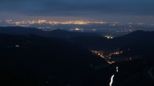 Dieses Bild zeigt eine Webcam-Aufnahme vom Achertal, aufgenommen am Mittwoch, den 10.12.2025 um 17:10 Uhr. Die Temperatur betrug 6°C.