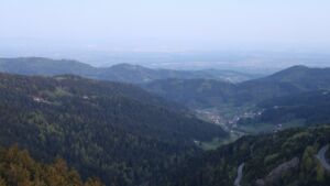 Dieses Bild zeigt eine Webcam-Aufnahme vom Achertal, aufgenommen am Sonntag, den 26.04.2026 um 05:50 Uhr. Die Temperatur betrug 9.1°C.