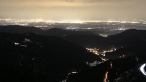 Dieses Bild zeigt eine Webcam-Aufnahme vom Achertal, aufgenommen am Mittwoch, den 14.01.2026 um 18:10 Uhr. Die Temperatur betrug 5.2°C.