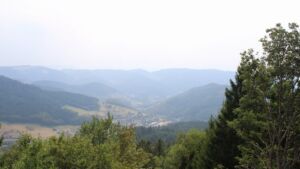 Dieses Bild zeigt eine Webcam-Aufnahme vom Achertal, aufgenommen am Sonntag, den 16.08.2026 um 16:00 Uhr. Die Temperatur betrug 30.8°C.