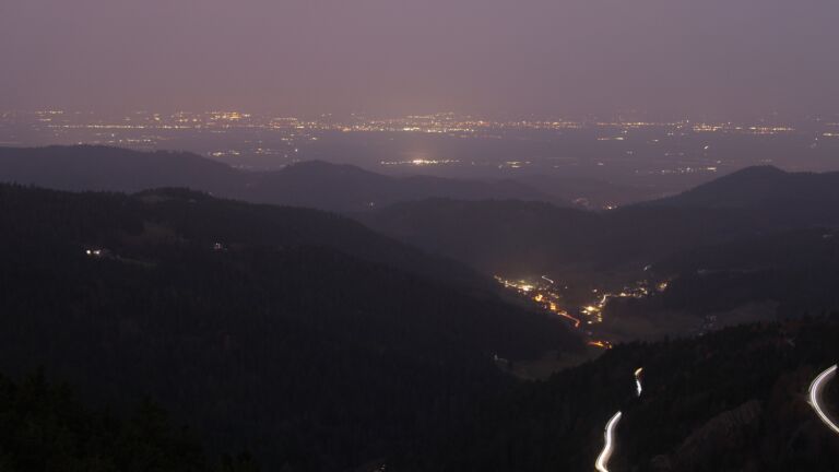 Dieses Bild zeigt eine Webcam-Aufnahme vom Achertal, aufgenommen am Freitag, den 14.11.2025 um 06:50 Uhr. Die Temperatur betrug 17.7°C.