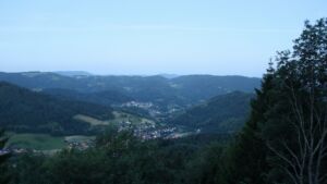 Dieses Bild zeigt eine Webcam-Aufnahme vom Achertal, aufgenommen am Donnerstag, den 18.06.2026 um 04:50 Uhr. Die Temperatur betrug 21.8°C.