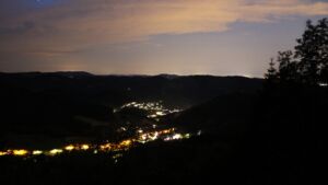 Dieses Bild zeigt eine Webcam-Aufnahme vom Achertal, aufgenommen am Samstag, den 20.06.2026 um 03:40 Uhr. Die Temperatur betrug 19.5°C.