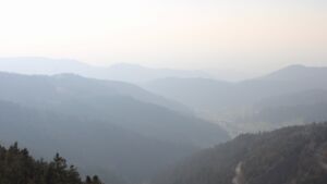 Dieses Bild zeigt eine Webcam-Aufnahme vom Achertal, aufgenommen am Mittwoch, den 18.03.2026 um 17:00 Uhr. Die Temperatur betrug 5.1°C.