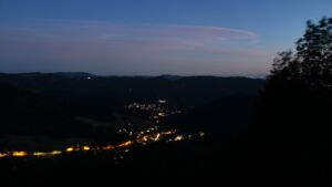 Dieses Bild zeigt eine Webcam-Aufnahme vom Achertal, aufgenommen am Samstag, den 13.06.2026 um 22:40 Uhr. Die Temperatur betrug 17.8°C.