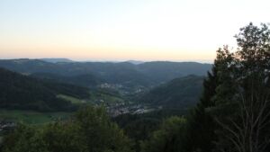 Dieses Bild zeigt eine Webcam-Aufnahme vom Achertal, aufgenommen am Dienstag, den 22.09.2026 um 19:30 Uhr. Die Temperatur betrug 15.1°C.