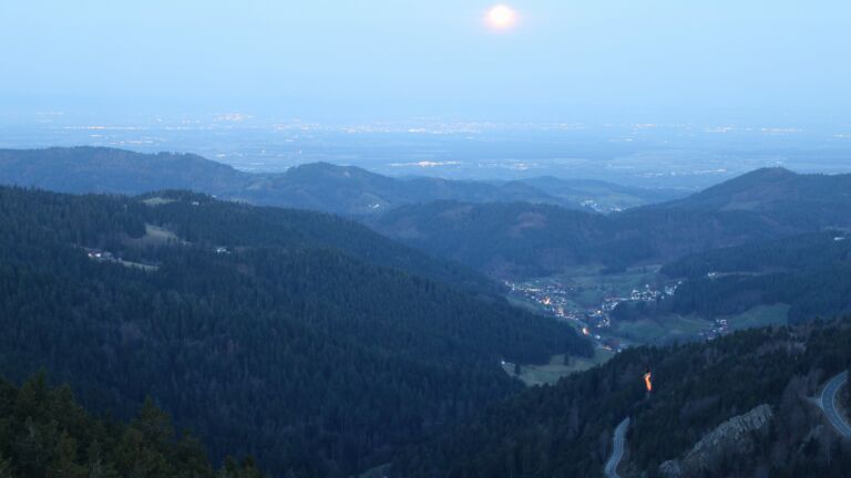 Dieses Bild zeigt eine Webcam-Aufnahme vom Achertal, aufgenommen am Dienstag, den 03.03.2026 um 06:40 Uhr. Die Temperatur betrug 7.3°C.