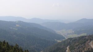 Dieses Bild zeigt eine Webcam-Aufnahme vom Achertal, aufgenommen am Montag, den 09.03.2026 um 14:20 Uhr. Die Temperatur betrug 10.8°C.