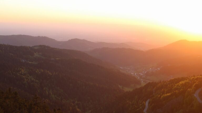 Dieses Bild zeigt eine Webcam-Aufnahme vom Achertal, aufgenommen am Mittwoch, den 29.04.2026 um 20:30 Uhr. Die Temperatur betrug 9.6°C.