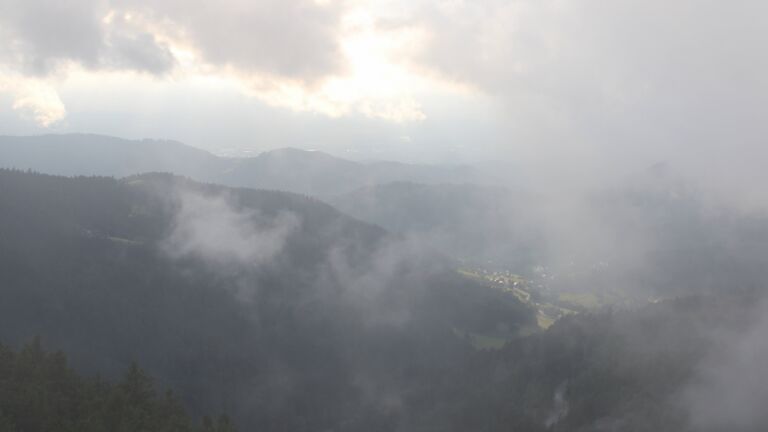 Dieses Bild zeigt eine Webcam-Aufnahme vom Achertal, aufgenommen am Dienstag, den 09.09.2025 um 18:50 Uhr. Die Temperatur betrug 12°C.