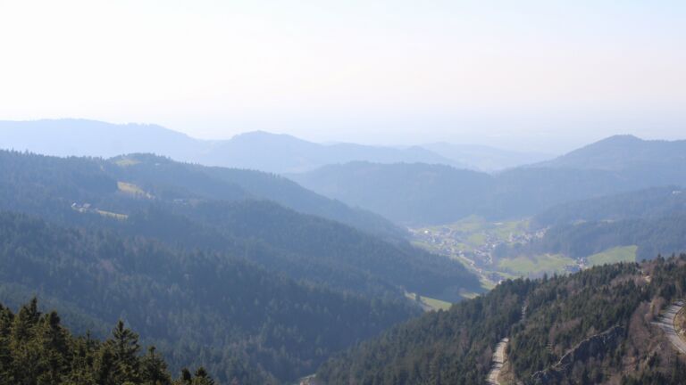 Dieses Bild zeigt eine Webcam-Aufnahme vom Achertal, aufgenommen am Freitag, den 20.03.2026 um 15:30 Uhr. Die Temperatur betrug 10.1°C.