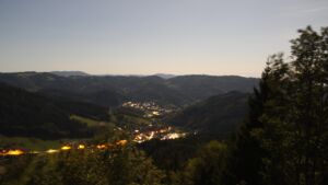 Dieses Bild zeigt eine Webcam-Aufnahme vom Achertal, aufgenommen am Sonntag, den 27.09.2026 um 04:30 Uhr. Die Temperatur betrug 20°C.