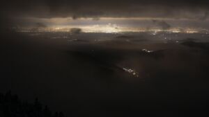 Dieses Bild zeigt eine Webcam-Aufnahme vom Achertal, aufgenommen am Mittwoch, den 26.11.2025 um 22:30 Uhr. Die Temperatur betrug -2.4°C.