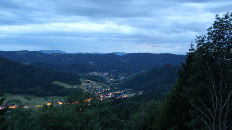 Dieses Bild zeigt eine Webcam-Aufnahme vom Achertal, aufgenommen am Samstag, den 06.06.2026 um 22:00 Uhr. Die Temperatur betrug 16.3°C.