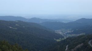 Dieses Bild zeigt eine Webcam-Aufnahme vom Achertal, aufgenommen am Dienstag, den 26.08.2025 um 06:30 Uhr. Die Temperatur betrug 14.2°C.