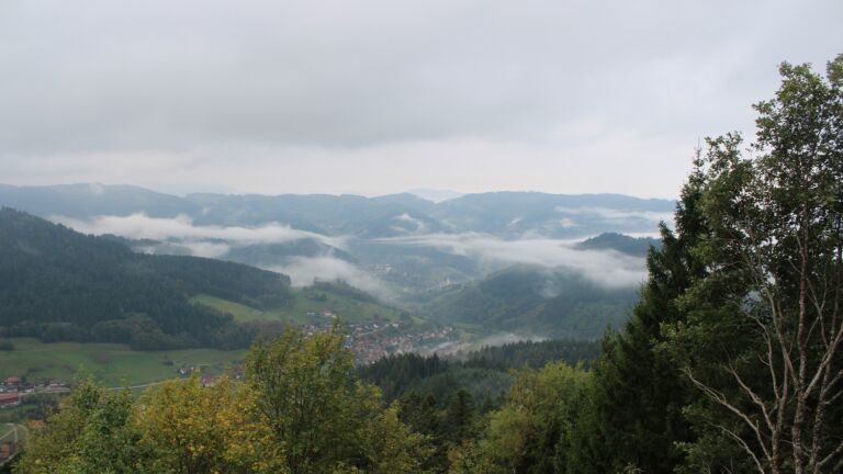 Dieses Bild zeigt eine Webcam-Aufnahme vom Achertal, aufgenommen am Montag, den 19.10.2026 um 09:30 Uhr. Die Temperatur betrug 9.4°C.