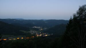 Dieses Bild zeigt eine Webcam-Aufnahme vom Achertal, aufgenommen am Dienstag, den 26.05.2026 um 04:40 Uhr. Die Temperatur betrug 21.3°C.