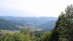 Dieses Bild zeigt eine Webcam-Aufnahme vom Achertal, aufgenommen am Samstag, den 18.07.2026 um 17:10 Uhr. Die Temperatur betrug 25.7°C.