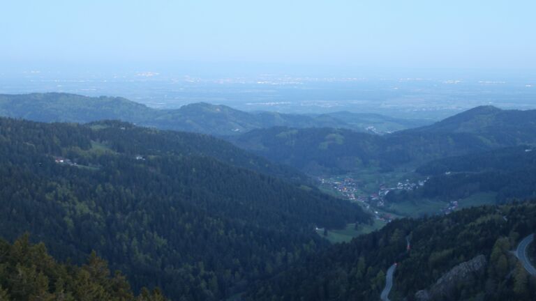 Dieses Bild zeigt eine Webcam-Aufnahme vom Achertal, aufgenommen am Donnerstag, den 23.04.2026 um 06:00 Uhr. Die Temperatur betrug 4.2°C.