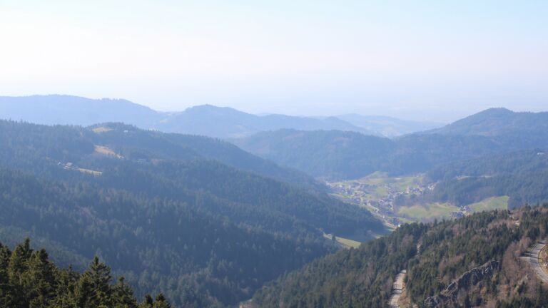 Dieses Bild zeigt eine Webcam-Aufnahme vom Achertal, aufgenommen am Mittwoch, den 04.03.2026 um 14:50 Uhr. Die Temperatur betrug 9.2°C.